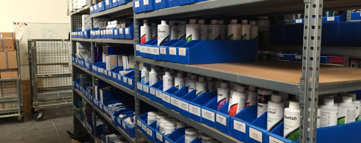 Rayonnages léger, aménagement d'espace de stockage. Proposé par S.A.R.L Gotte Rayonnages, France.